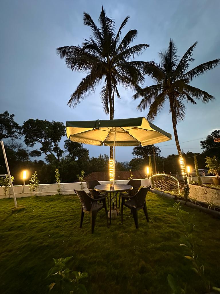 coffee island dinning